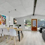 Сasa de vacaciones 3 Bedroom Lovely In *