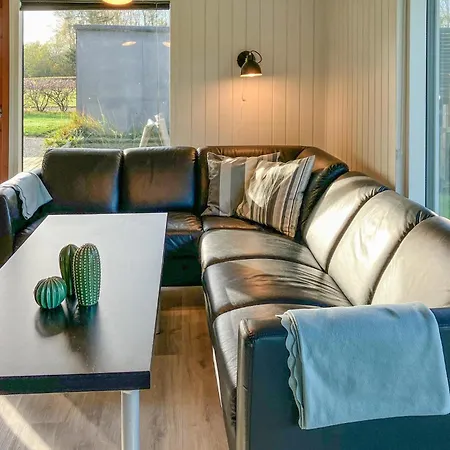 3 Bedroom Lovely In בית נופש