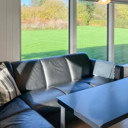 Feriehus 3 Bedroom Lovely In